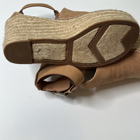 Marc Fisher LTD platform open toe sandal women’s size 8 1/2 - Picture 3 of 8